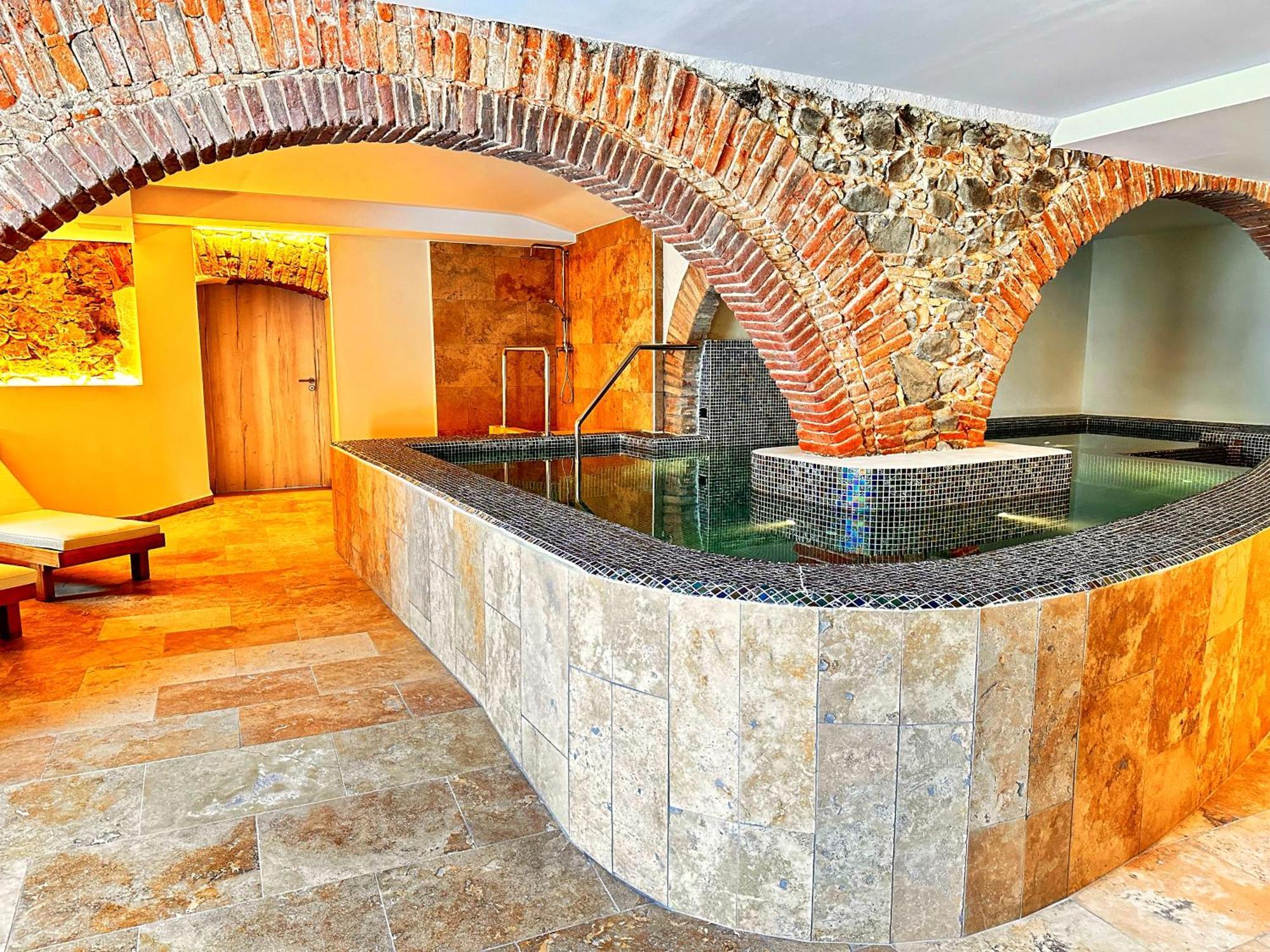 Boutique Hotel Comtal Empuries Roses Buitenkant foto